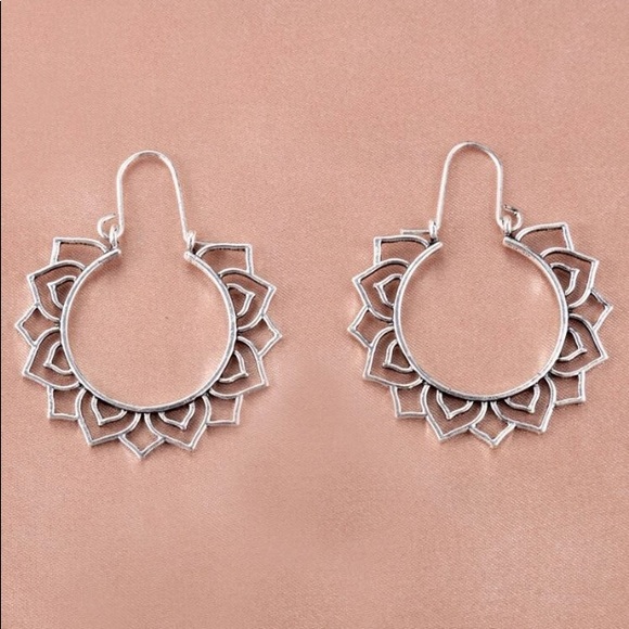 Jewelry - Bohemian hollow out silver earrings